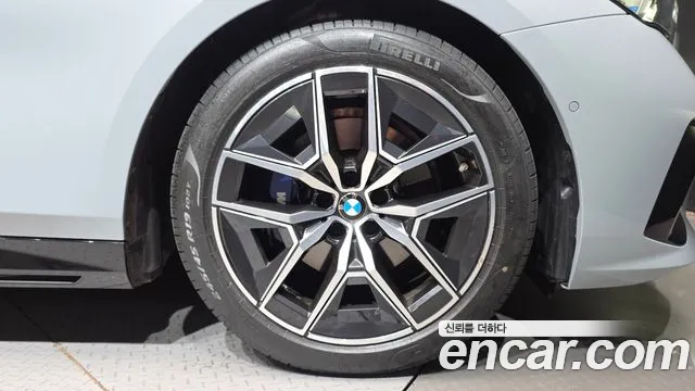 BMW 5-Series — Фото автомобиля 20