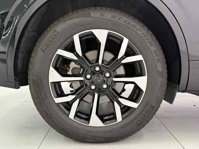 Ford Edge — Фото автомобиля 10
