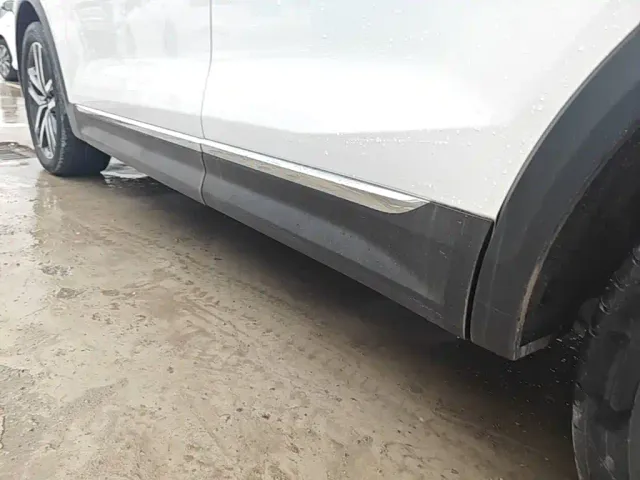 Besturn Bestune T99 2023 2.0T Automatic Premium (8AT) — Фото автомобиля 21