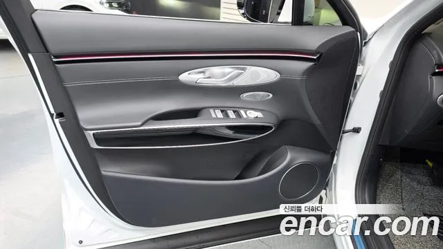 Genesis GV70 — Фото автомобиля 13
