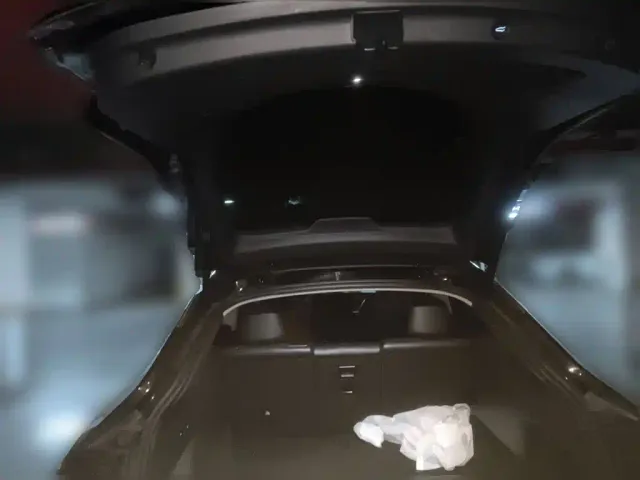 Tesla Model Y — Фото автомобиля 15