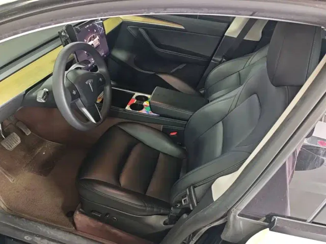 Tesla Model Y — Фото автомобиля 14