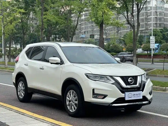 Nissan X-Trail — Фото автомобиля 3
