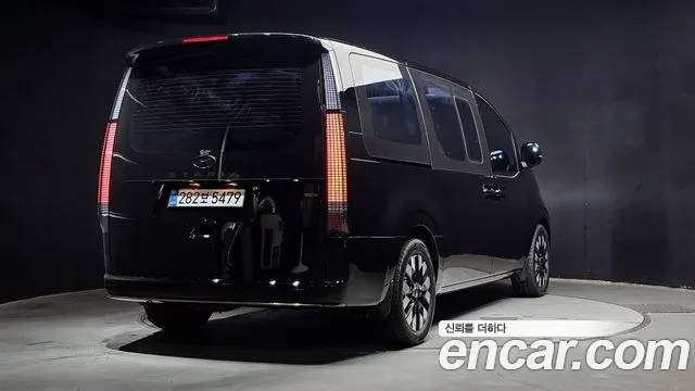 Hyundai Staria Staria 4WD Lounge 9 мест — Фото автомобиля 2