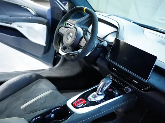 Lotus Emira — Фото автомобиля 30
