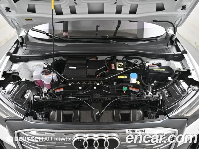 Audi Q4 e-tron F4 — Фото автомобиля 6