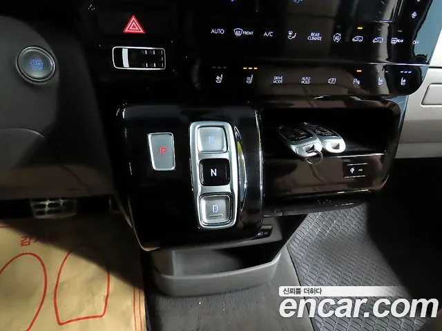 Hyundai Staria Staria 4WD Lounge 9 мест — Фото автомобиля 13