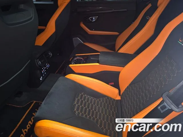 Lamborghini Urus — Фото автомобиля 11
