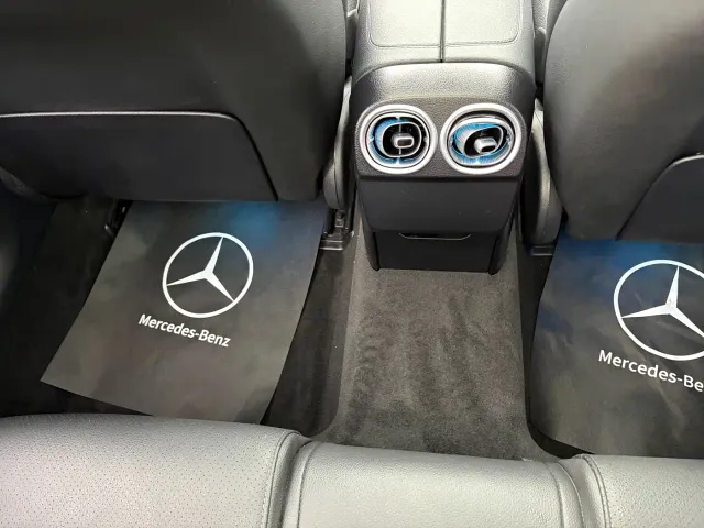 Mercedes-Benz C-Class — Фото автомобиля 12