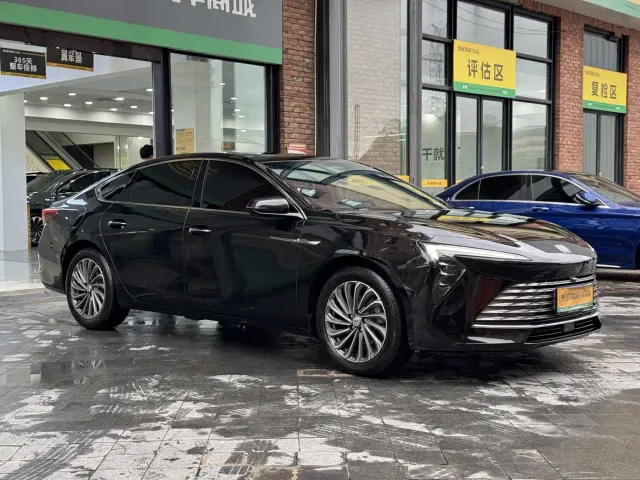Buick LaCrosse — Фото автомобиля 3