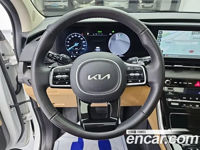 Kia Carnival Generation 4 — Фото автомобиля 9