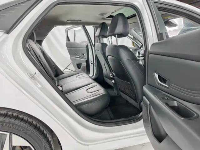 Hyundai Elantra — Фото автомобиля 17
