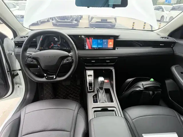 Roewe i5 — Фото автомобиля 9