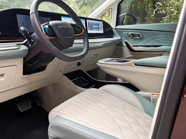 Maxus G90 — Фото автомобиля 5