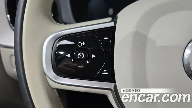Volvo XC60 Generation 2 — Фото автомобиля 27