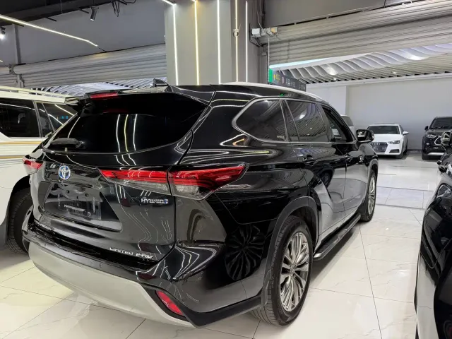 Toyota Highlander — Фото автомобиля 9
