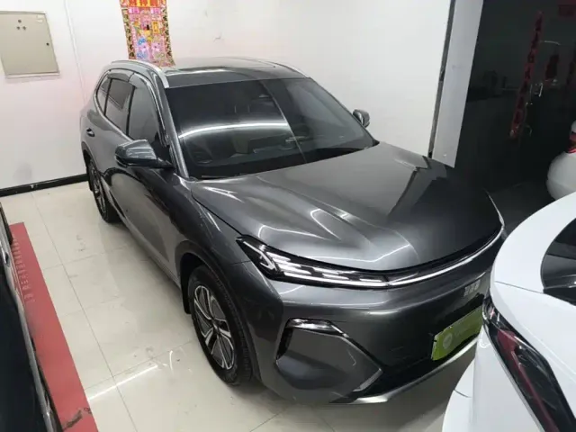 Geely Galaxy Starship 7 EM-i — Фото автомобиля 3