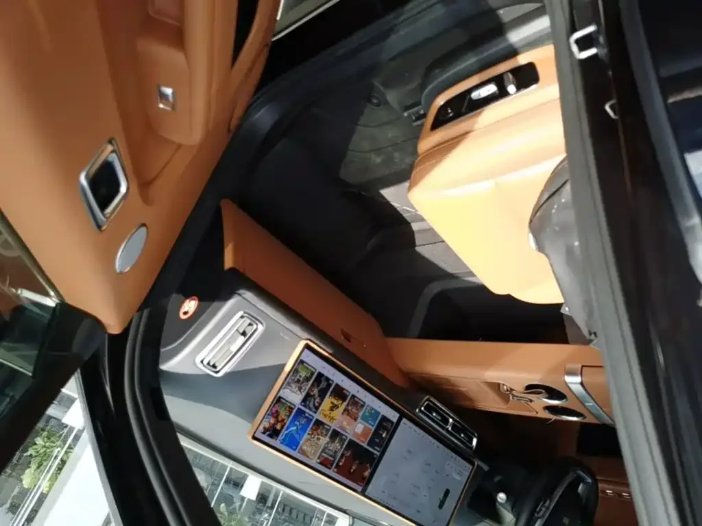 Li Auto Li L8 2023 Pro — Фото автомобиля 8