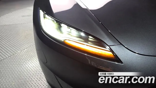Tesla Model 3 — Фото автомобиля 19