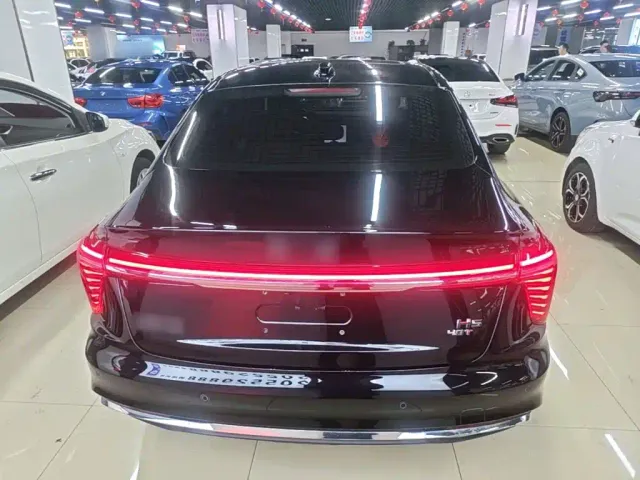 Hongqi H5 — Фото автомобиля 5