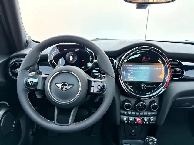 MINI Hatch — Фото автомобиля 10