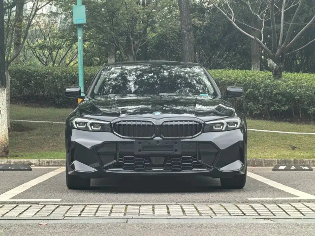 BMW 3 Series — Фото автомобиля 2