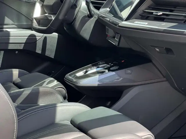 Audi Q4 e-tron — Фото автомобиля 10