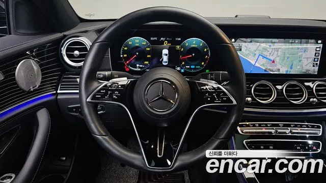 Mercedes-Benz E-Class — Фото автомобиля 11