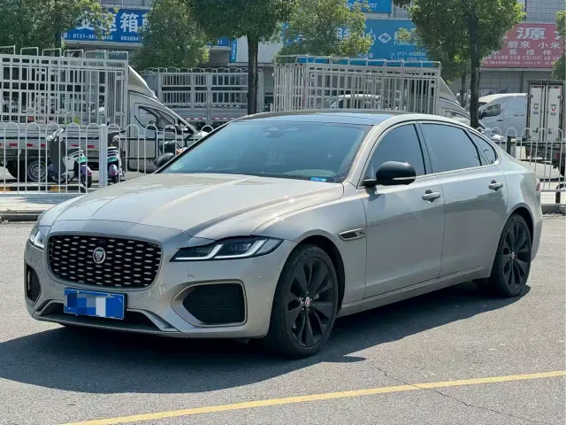Фотография автомобиля — Jaguar XFL