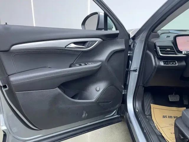 Buick Envision S — Фото автомобиля 8