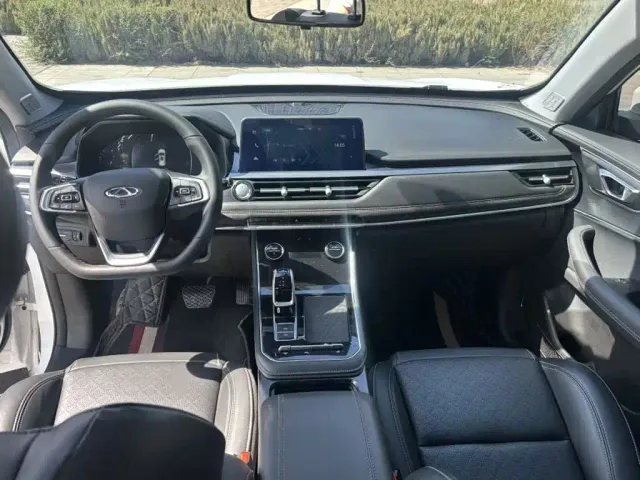 Chery Tiggo 8 — Фото автомобиля 15