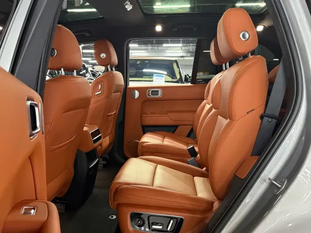 Li Auto L8 — Фото автомобиля 9