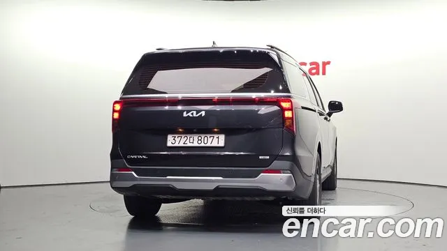 Kia Carnival Generation 4 — Фото автомобиля 4