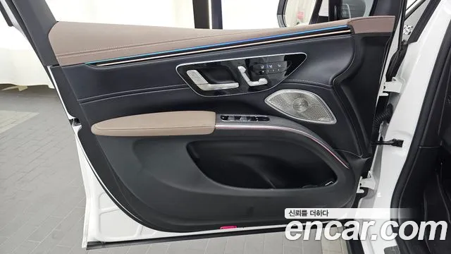 Mercedes-Benz EQS — Фото автомобиля 24