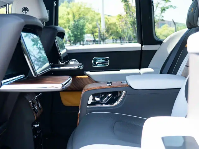 Rolls-Royce Cullinan — Фото автомобиля 18