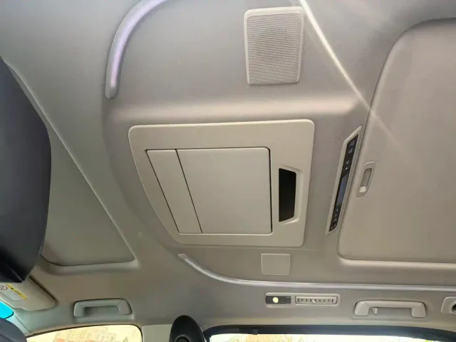 Toyota Vellfire — Фото автомобиля 15
