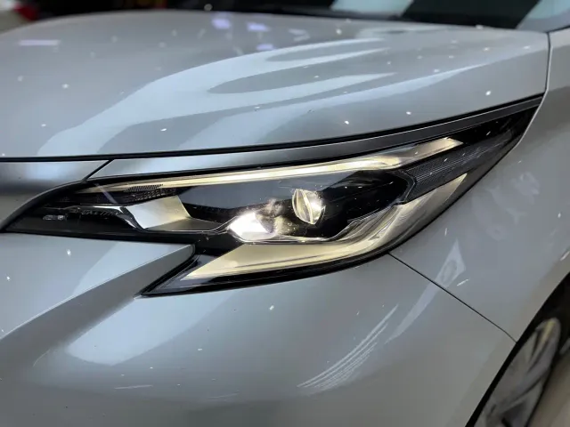 Toyota Sienna — Фото автомобиля 16