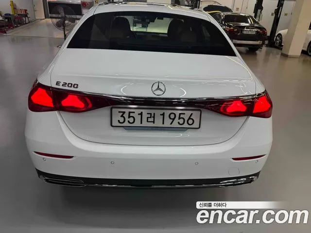 Mercedes-Benz E-Class W214 — Фото автомобиля 3