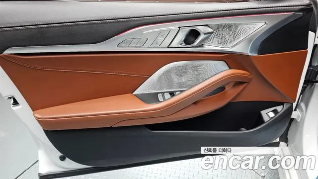BMW 8-Series — Фото автомобиля 16