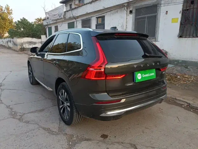 Volvo XC60 — Фото автомобиля 4