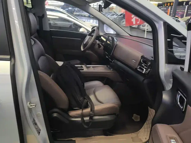 Wuling Starlight 730 — Фото автомобиля 24