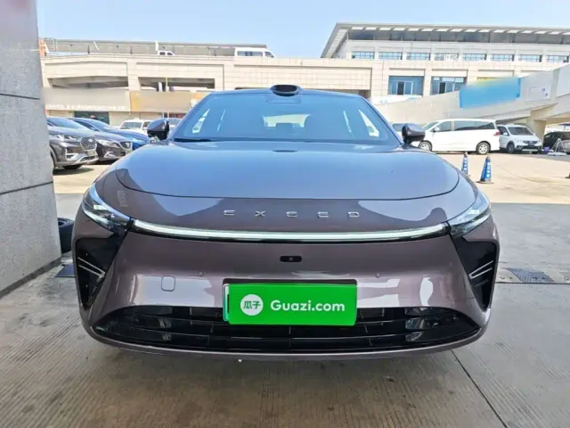 Exeed Exlantix ES 2025 Range Extender Max Urban Assist — Фото автомобиля 2