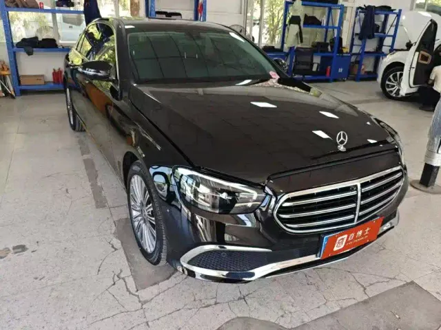 Фотография автомобиля — Mercedes-Benz E-Class