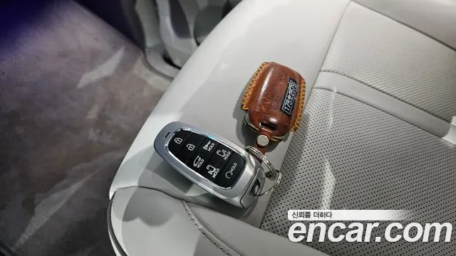 Hyundai Staria Staria 4WD Lounge 9 мест — Фото автомобиля 15