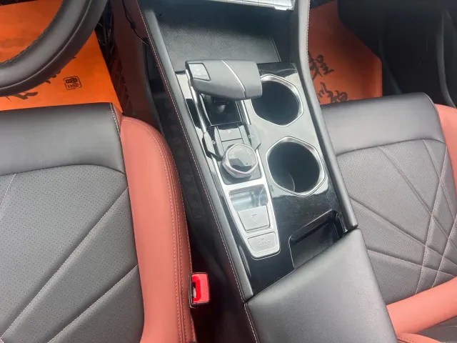 Changan Eado — Фото автомобиля 9