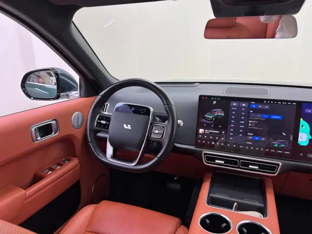 Li Auto L9 — Фото автомобиля 12