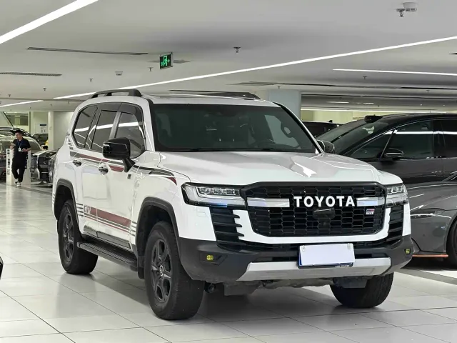 Toyota Land Cruiser — Фото автомобиля 3