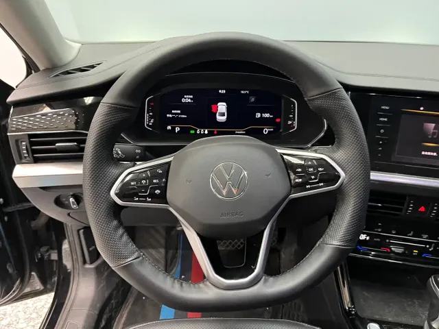 Volkswagen Passat — Фото автомобиля 8