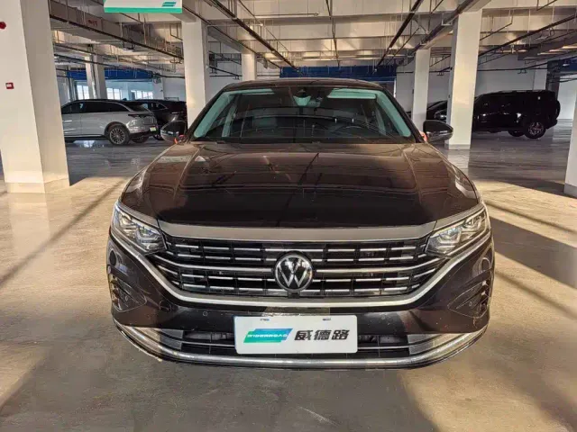 Volkswagen Passat — Фото автомобиля 2