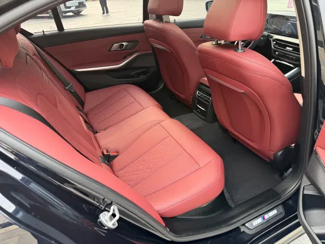BMW 3 Series — Фото автомобиля 10